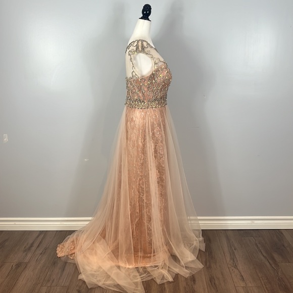 Tony Bowls Evenings Long Beaded Lace and Tulle Dress Gown - Picture 8 of 17